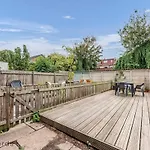 Сеntral 2 Bedroom Flat In Acton Central