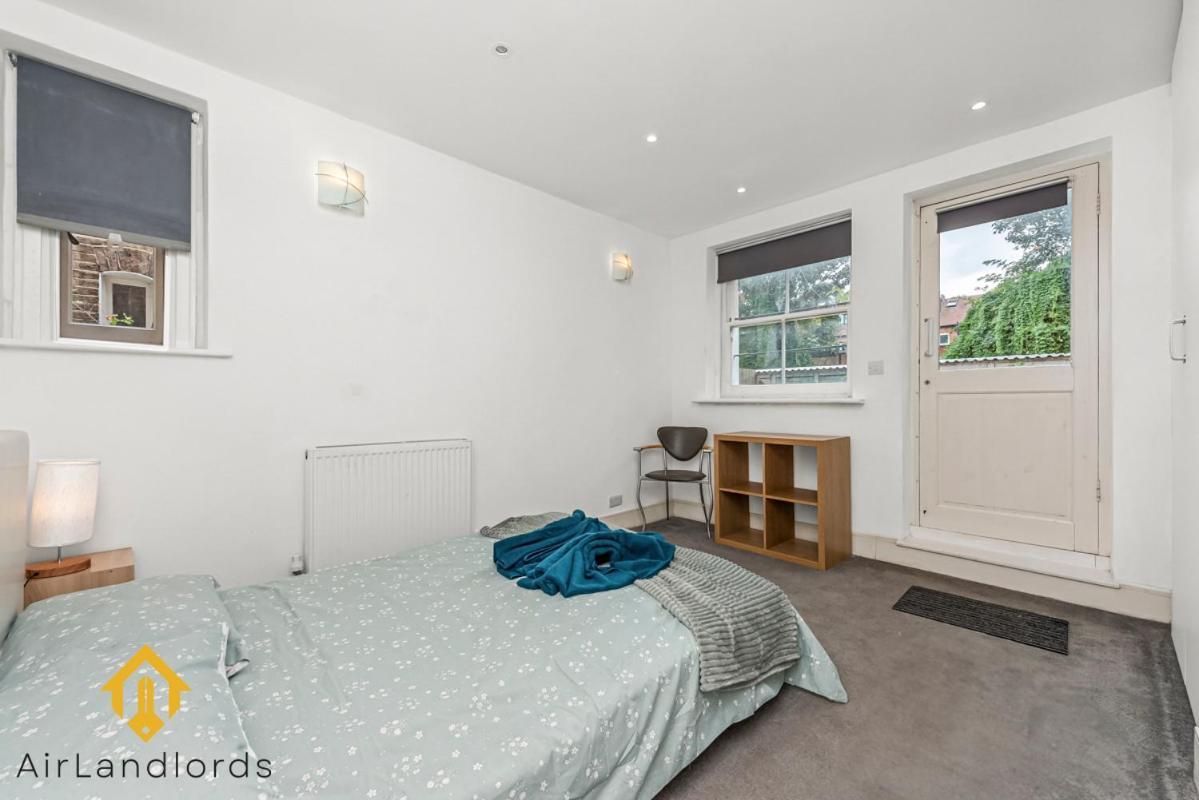сеntral 2 Bedroom Flat In Acton Londra